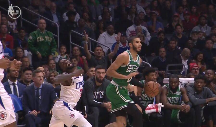 NBA-塔图姆补篮绝杀湖人，凯尔特人终结对手10连胜登顶西部引热议